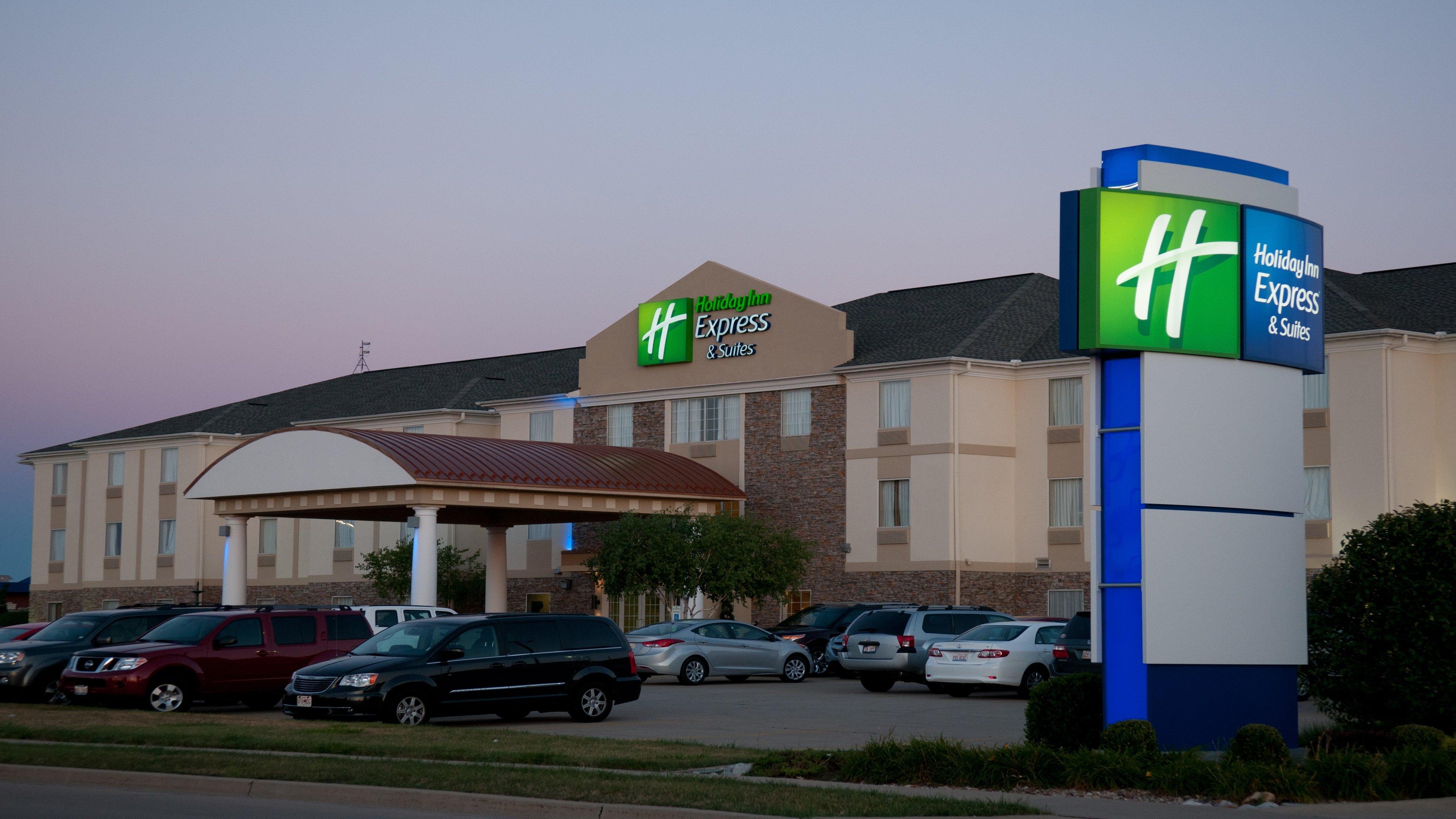 Holiday Inn Express Hotel & Suites Bloomington-Normal University Area By Ihg Εξωτερικό φωτογραφία